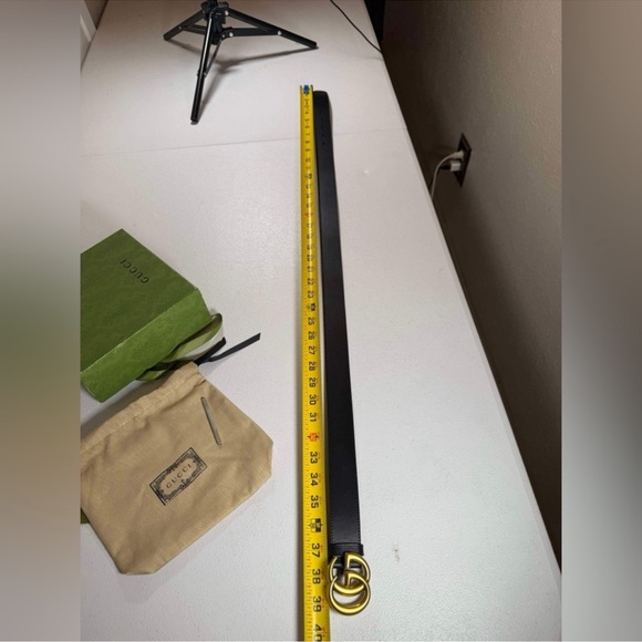 New Gucci LEATHER BELT WITH DOUBLE G BUCKLE
Sz 85 / 34 - Picture 11 of 11